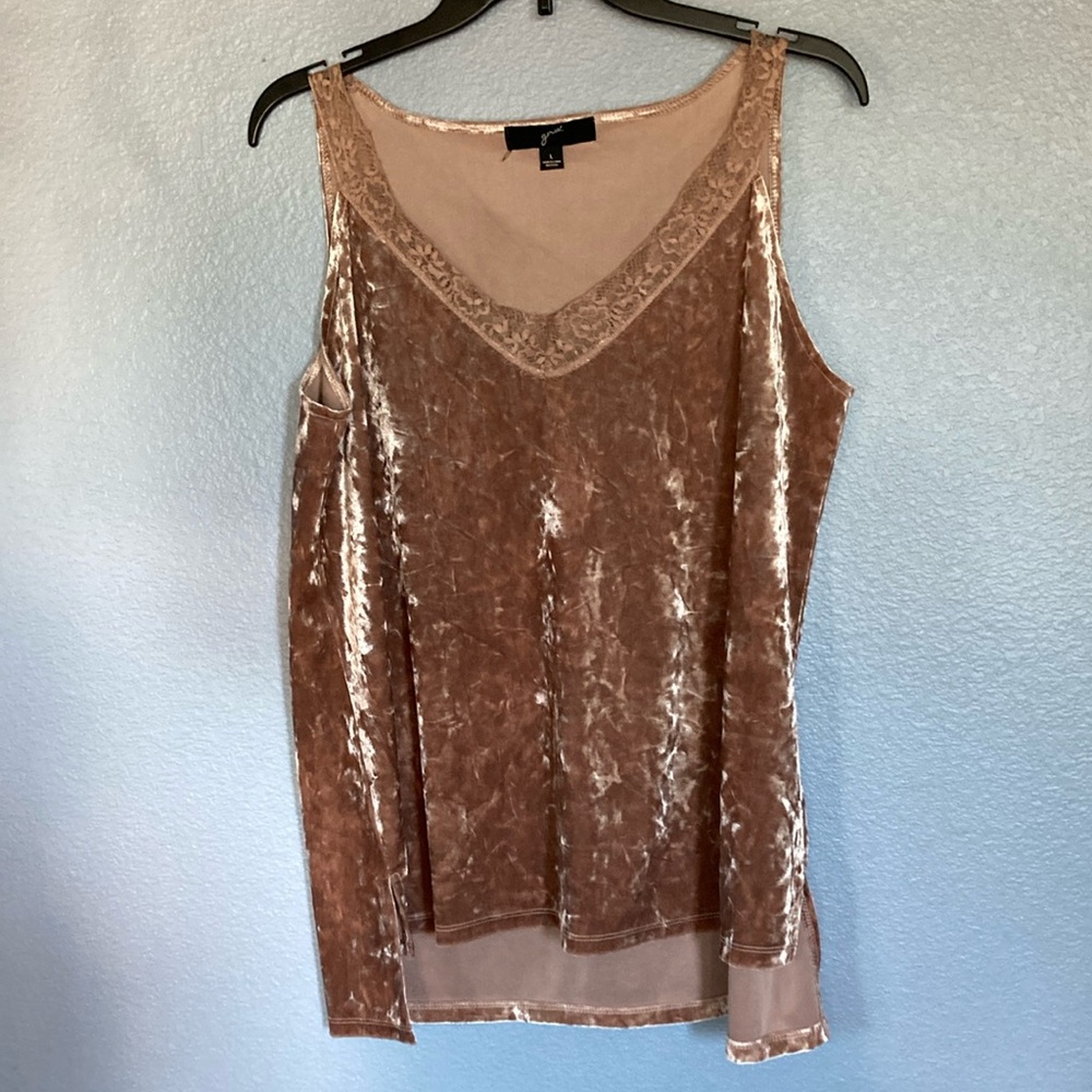 GNW CRUSHED VELVET loose sleeveless top. In blush or rose gold color. Size large